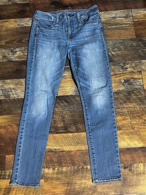 American Eagle Outfitters Medium Blue Washed Skinny Jeans